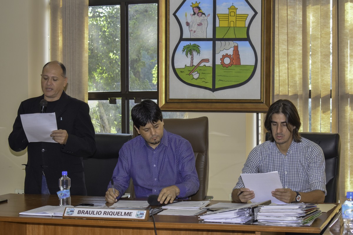 Foto 19 de SESION ORDINARIA DE LA JUNTA MUNICIPAL DE CAPIATA: Notas Recibidas, Nota Remitida y Expedientes Dictaminados