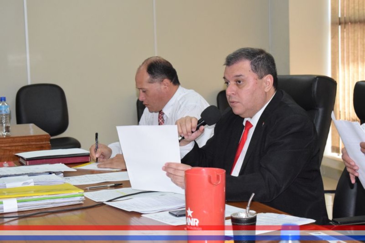 Foto 2 de Autorizan al Ejecutivo Municipal iniciar los trámites ante el Congreo Nacional para recuperar el ex local de la UPV Chaco - Filial Capiatá