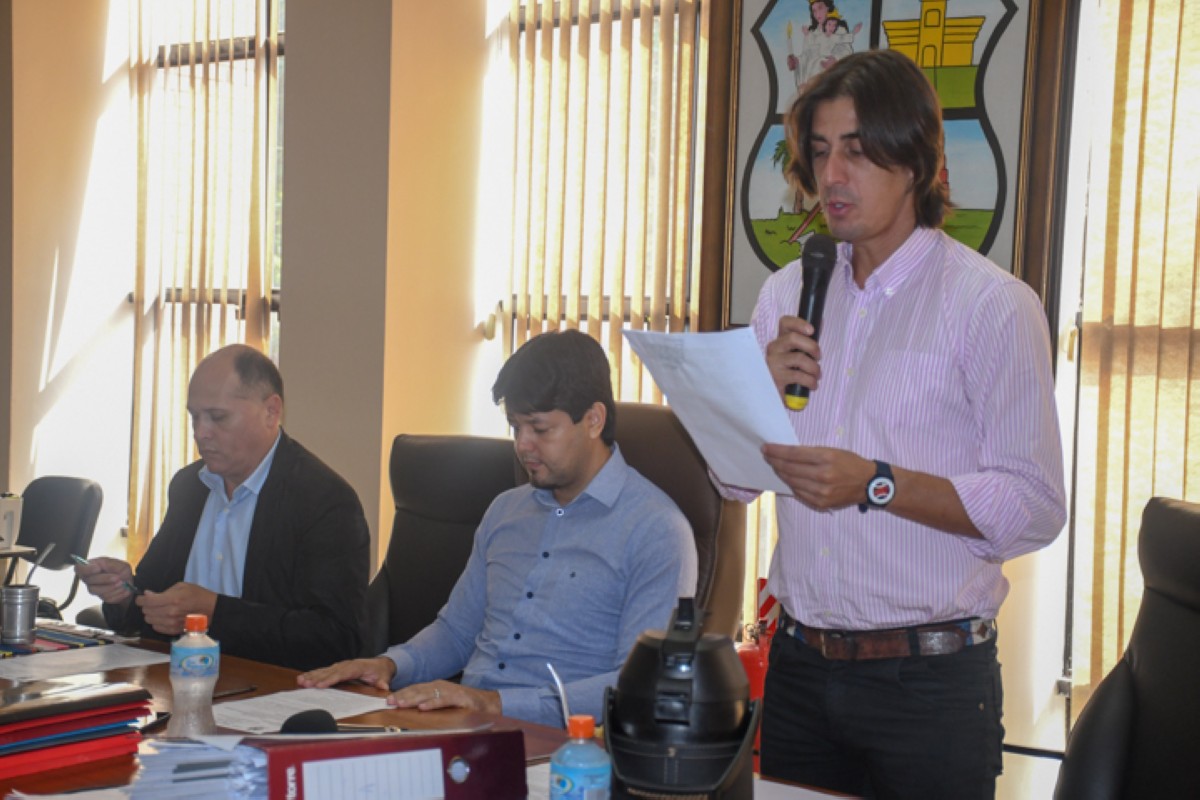 Foto 17 de SESION ORDINARIA DE LA JUNTA MUNICIPAL DE CAPIATA: Notas Recibidas, Nota Remitida y Expedientes Dictaminados