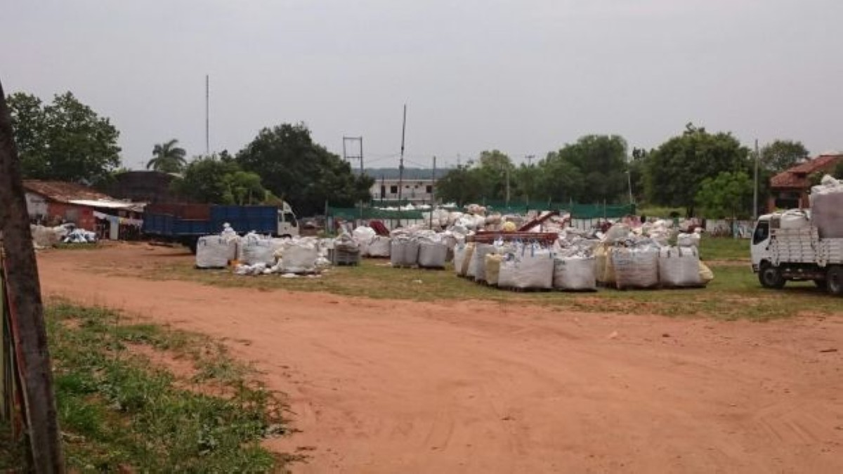 Foto 27 de Vecinos del Km. 21 ruta I expresaron su queja contra recicladora de residuos plásticos por emisión de malos olores