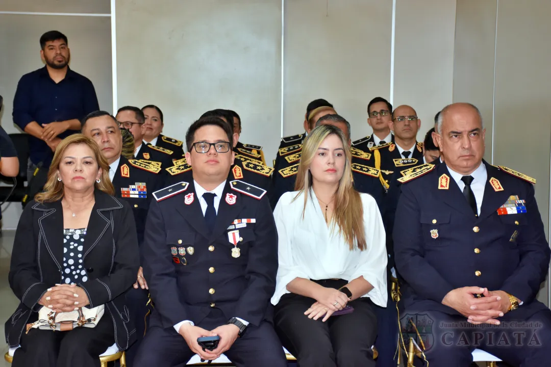 Foto 63 de Acto de reconocimiento como “Ciudadano Ilustre de Capiatá” al Comandante de la Policía Nacional, Crio. Gral. César Silguero Lobos