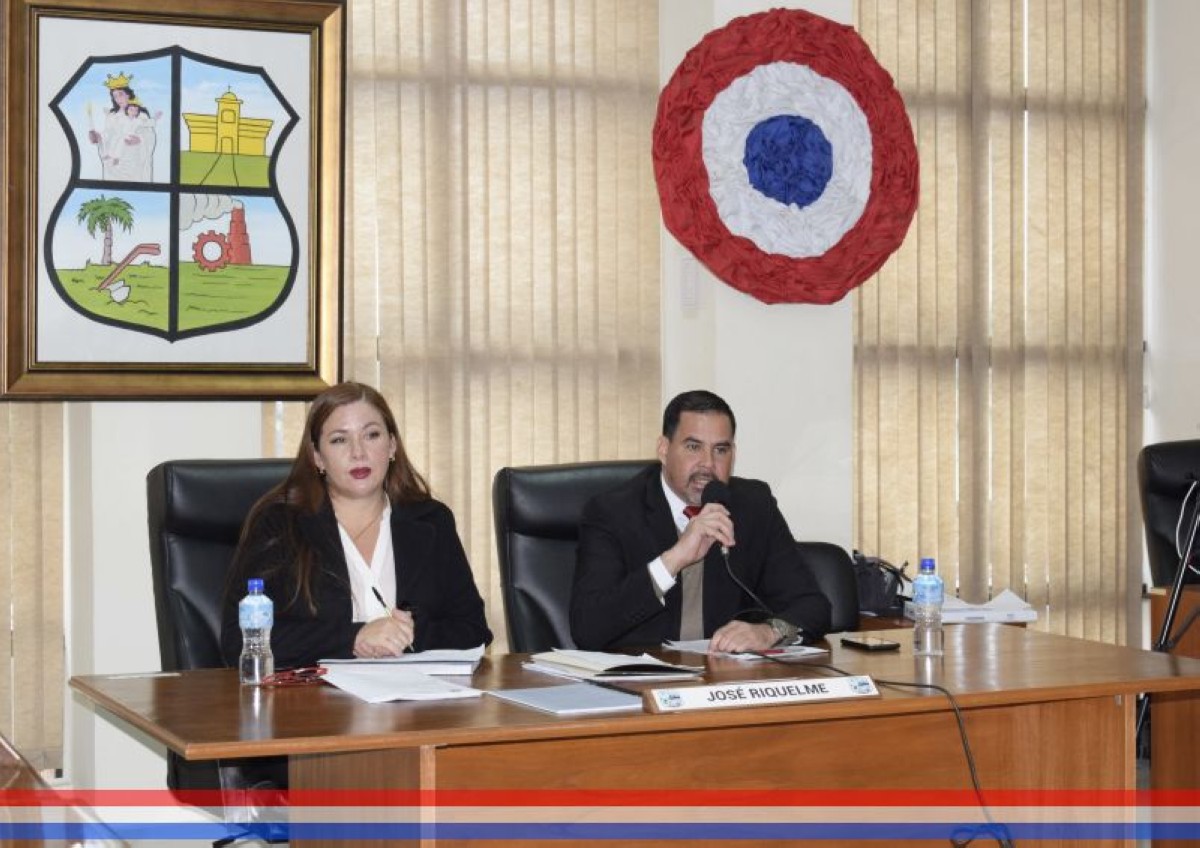 Foto 2 de Aguardan la culminación de los trabajos de reparación en la sala de sesiones del Centro Comunitario Municipal
