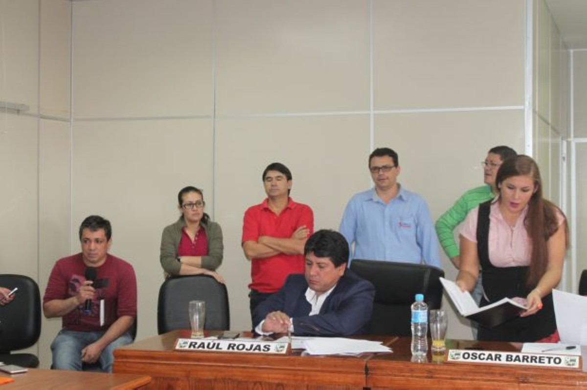 Foto 10 de Comerciantes de la calle Mcal. López piden solución al problema del estacionamiento