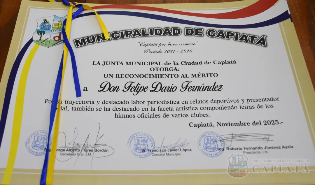 Foto 25 de Entrega de reconocimiento al Mérito a los destacados comunicadores sociales Felipe Darío Fernández y Luis Arce