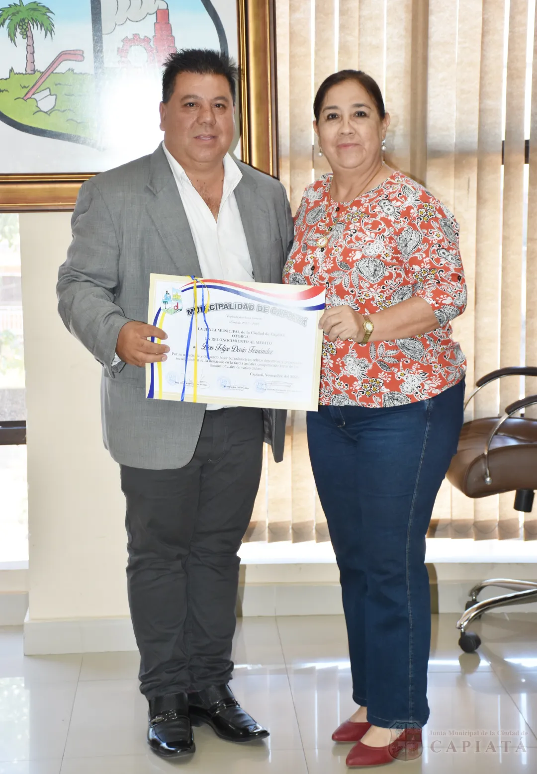 Foto 10 de Entrega de reconocimiento al Mérito a los destacados comunicadores sociales Felipe Darío Fernández y Luis Arce