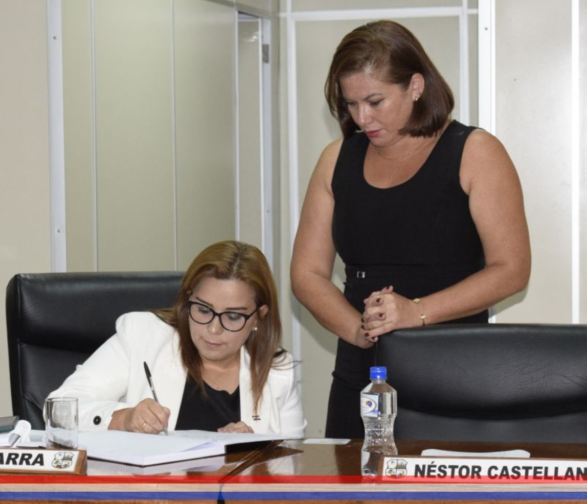 Foto 18 de SESION ORDINARIA DE LA JUNTA MUNICIPAL DE CAPIATA: Notas Recibidas, Nota Remitida y Expedientes Dictaminados