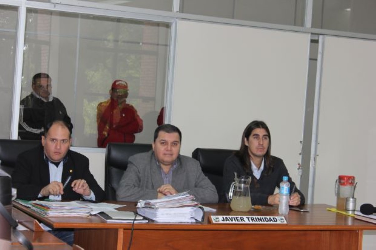Foto 4 de Junta Municipal cancela itinerarios internos a la empresa de transporte La Candelaria S.R.L Línea 52
