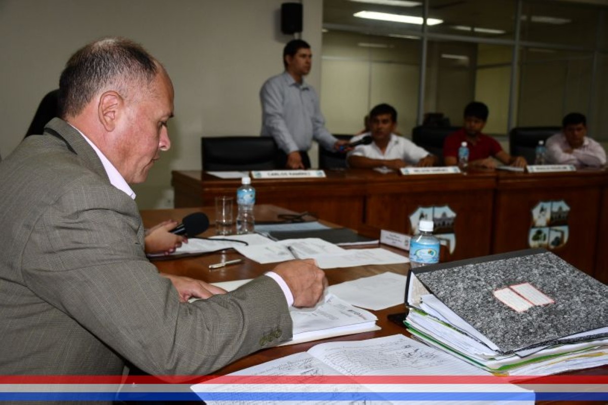 Foto 7 de SESION ORDINARIA DE LA JUNTA MUNICIPAL DE CAPIATA: Notas Recibidas, Nota Remitida y Expedientes Dictaminados