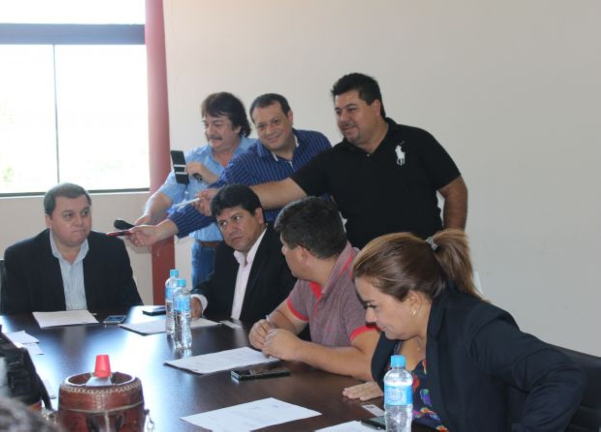 Foto 9 de SESION ORDINARIA DE LA JUNTA MUNICIPAL DE CAPIATA: Notas Recibidas, Notas Remitidas y Expedientes Dictaminados