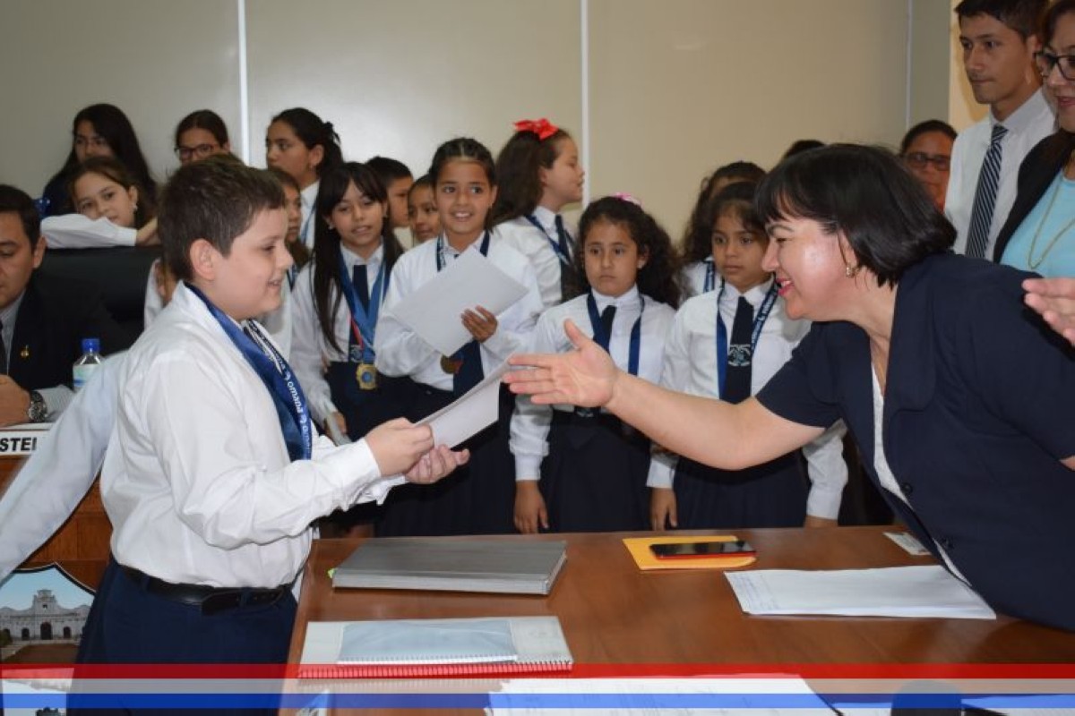 Foto 26 de Reconocimiento a la Esc. Bás. Nº 81 y Col. Nac. "Ma. Auxiliadora"