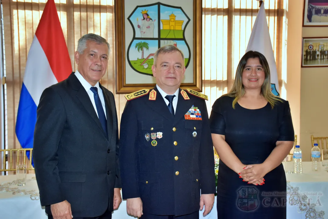 Foto 2 de Acto de reconocimiento como “Ciudadano Ilustre de Capiatá” al Comandante de la Policía Nacional, Crio. Gral. César Silguero Lobos