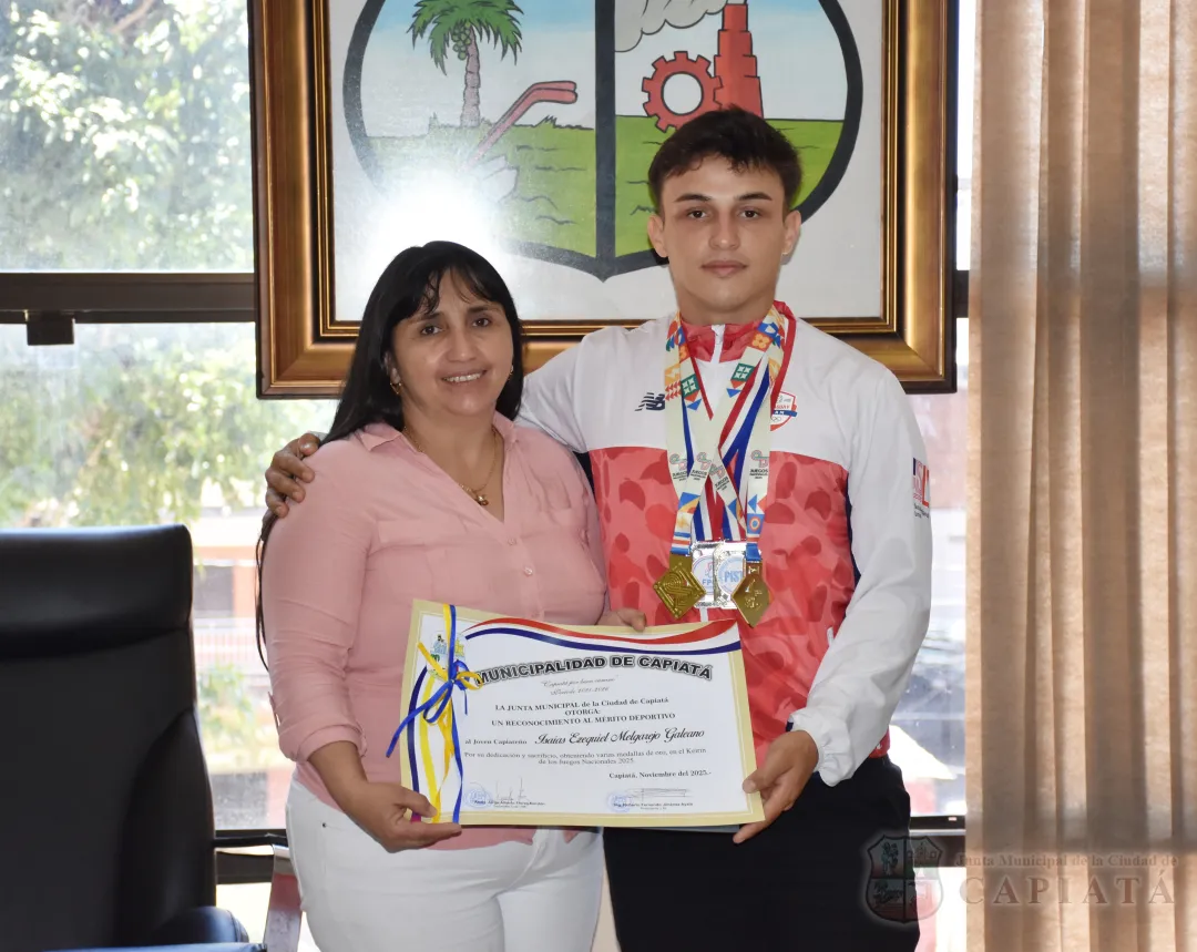 Foto 2 de Reconocimiento al Mérito Deportivo al joven ciclista Isaías Ezequiel Melgarejo Galeano, ganador de varias medallas de Oro