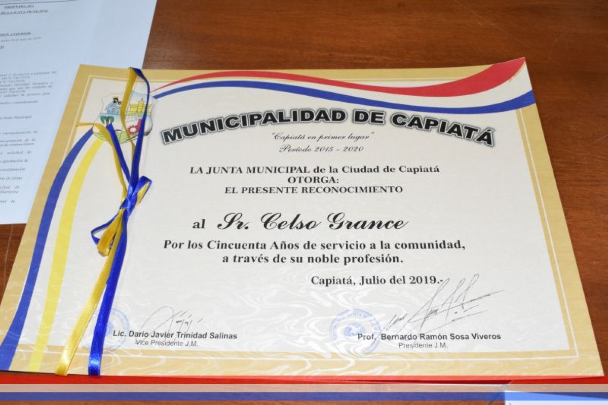 Foto 20 de Reconocimiento a Don Julián Valdez y a Don Celso Grance