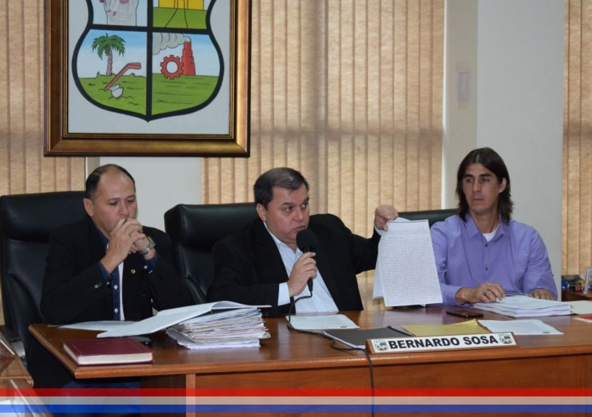 Foto 3 de SESION ORDINARIA DE LA JUNTA MUNICIPAL DE CAPIATA: Notas Recibidas y Expedientes Dictaminados