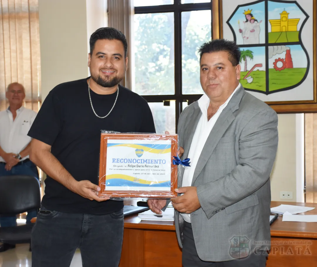 Foto 16 de Entrega de reconocimiento al Mérito a los destacados comunicadores sociales Felipe Darío Fernández y Luis Arce