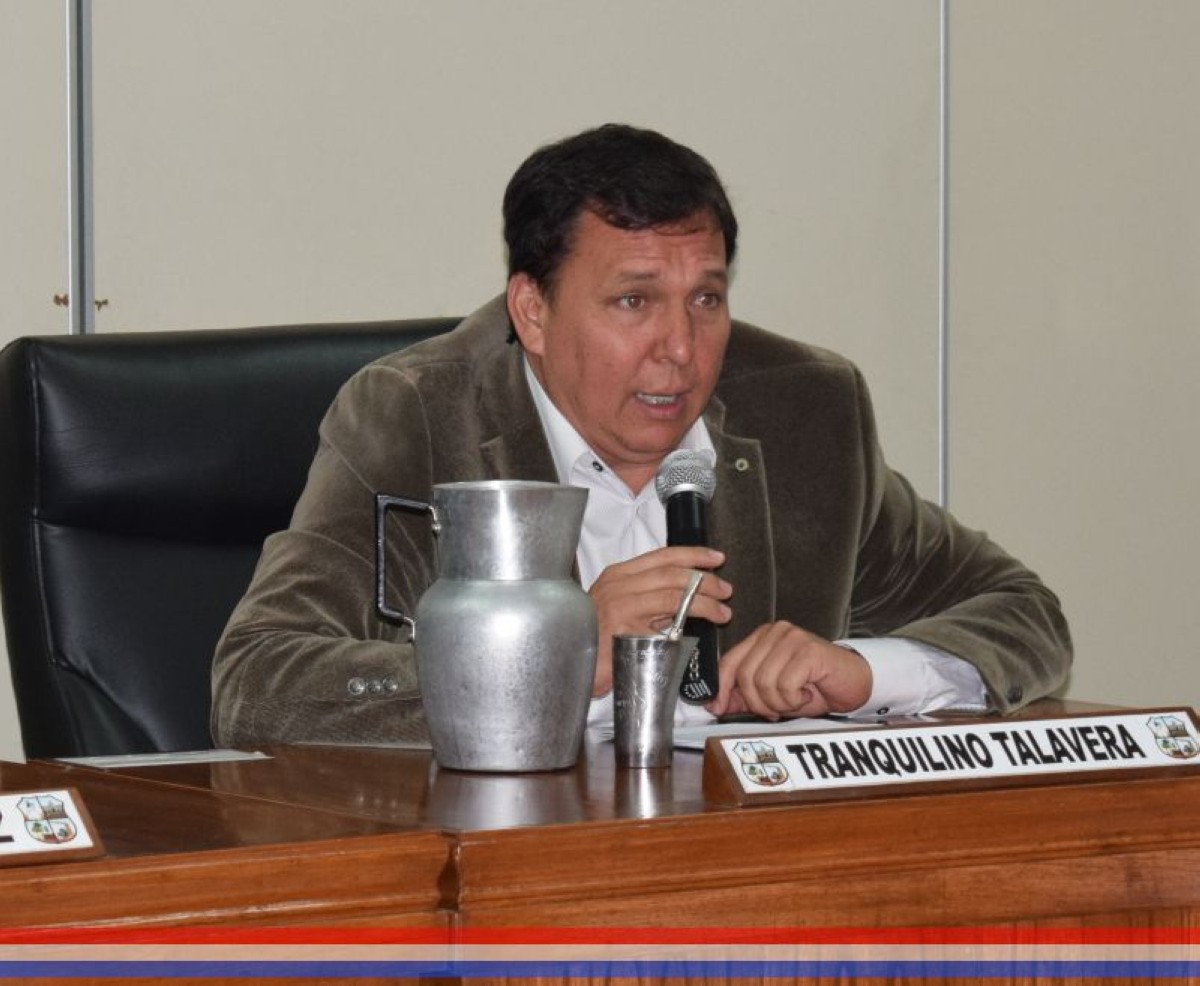 Foto 1 de Declaran de Interés Distrital Cultural el material discográfico "Sombrero Piri" del Prof. Carlos Eusebio Díaz Alvarez