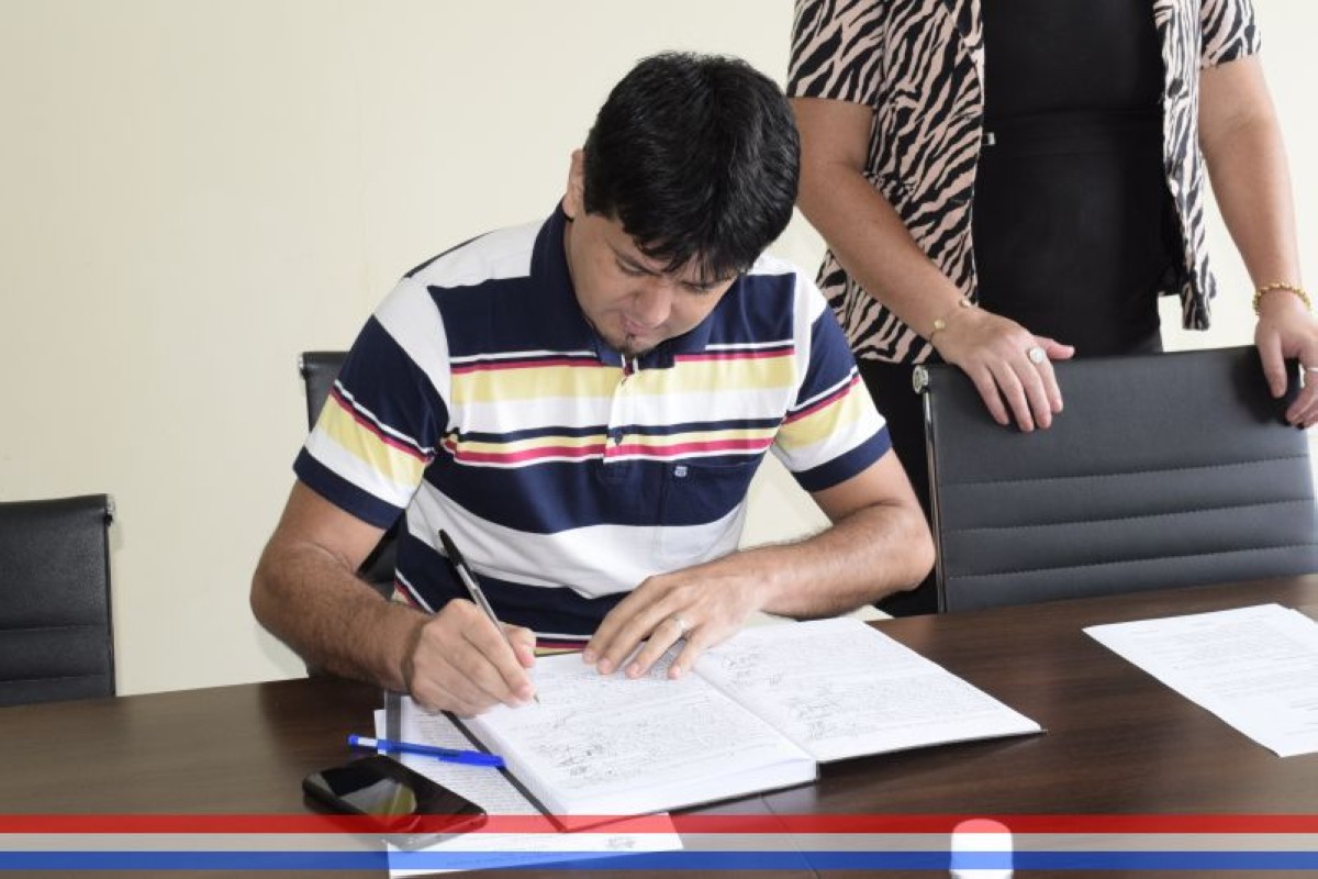 Foto 11 de SESION ORDINARIA DE LA JUNTA MUNICIPAL DE CAPIATA: Notas Recibidas, Nota Remitida y Expedientes Dictaminados