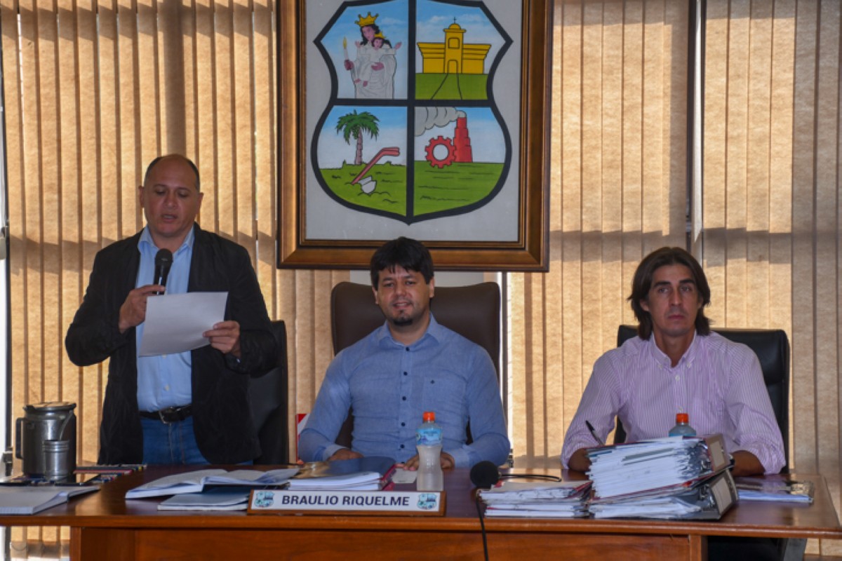 Foto 20 de SESION ORDINARIA DE LA JUNTA MUNICIPAL DE CAPIATA: Notas Recibidas, Nota Remitida y Expedientes Dictaminados