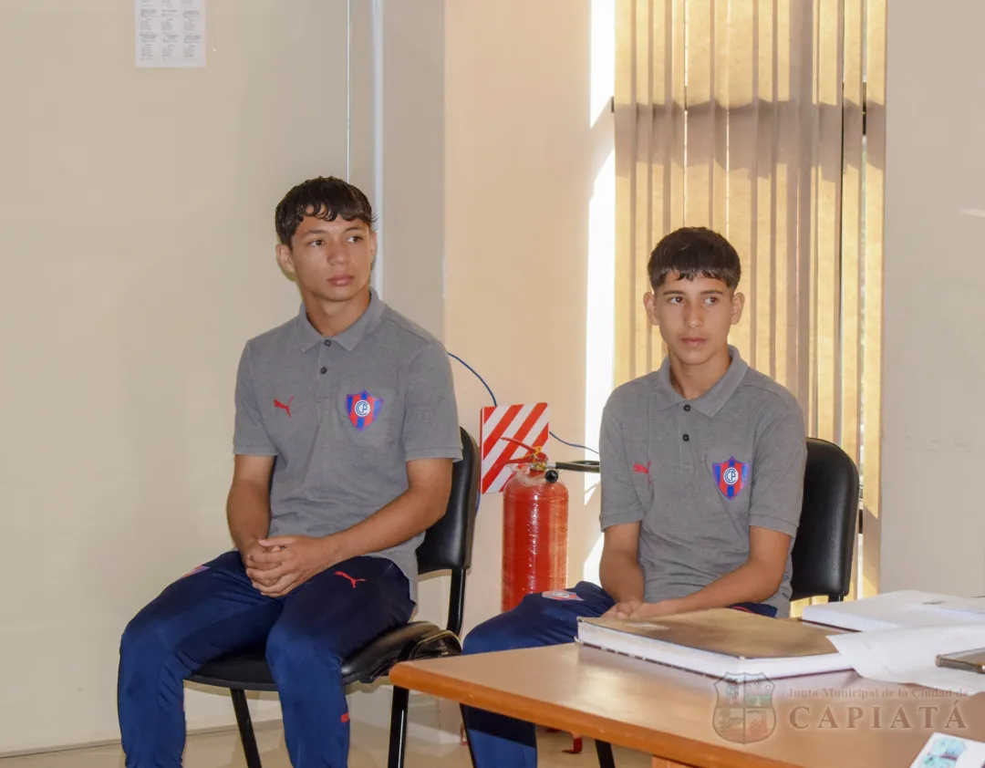 Foto 19 de Reconocimiento al Mérito Deportivo a jóvenes futbolistas capiateños, campeones de Torneo Internacional disputado en Japón
