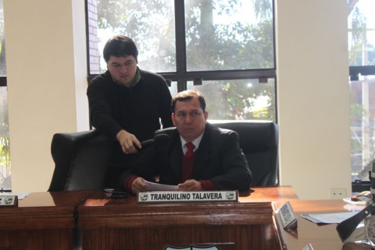 Foto 4 de Pobladoras de la Cía. 2ª Costa Salinas respaldan a la jefa del Puesto de Salud de la zona y a sus profesionales de blanco