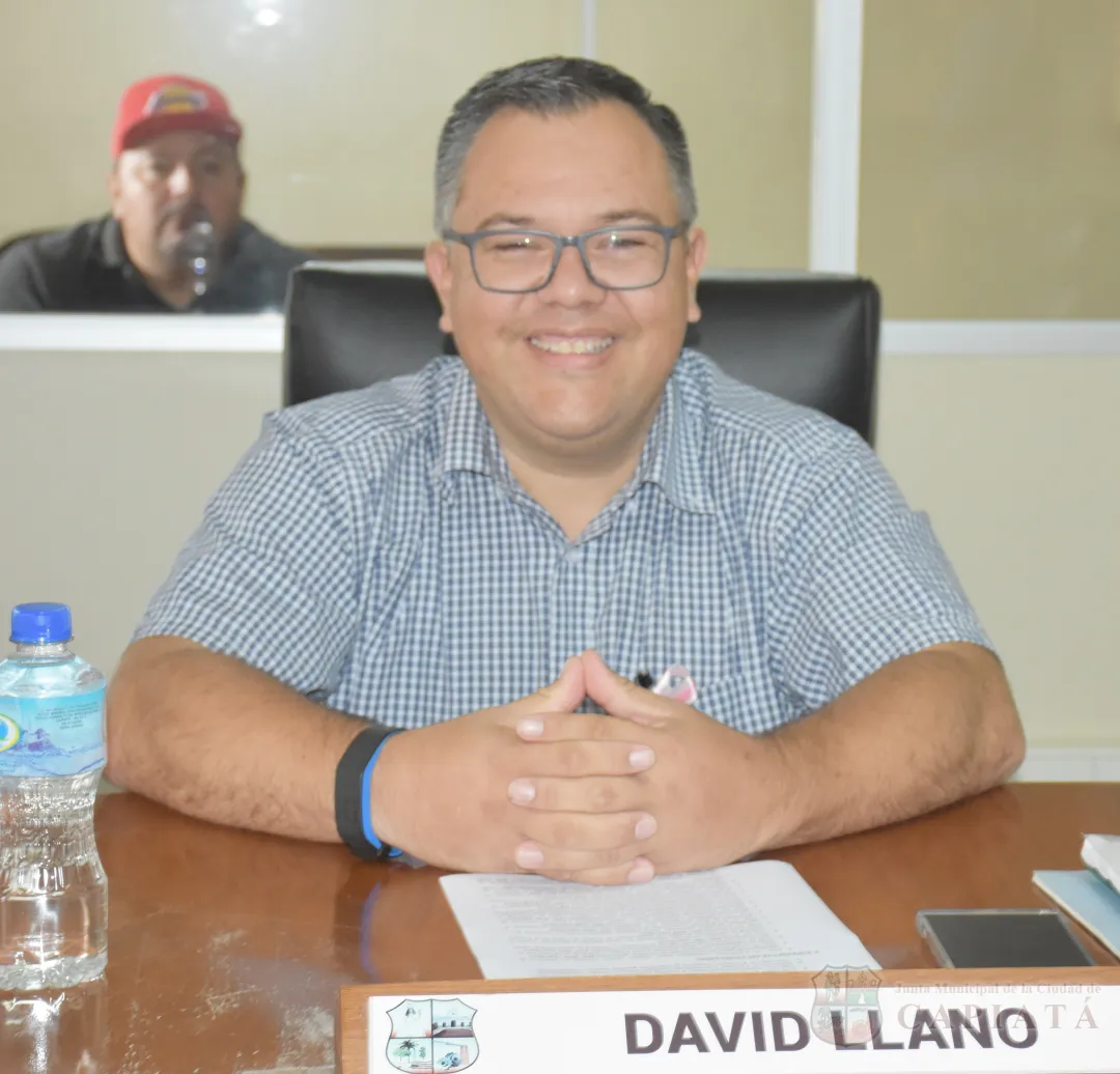 Foto 9 de SESION ORDINARIA DE LA JUNTA MUNICIPAL DE CAPIATA: Notas Recibidas y Expedientes Dictaminados