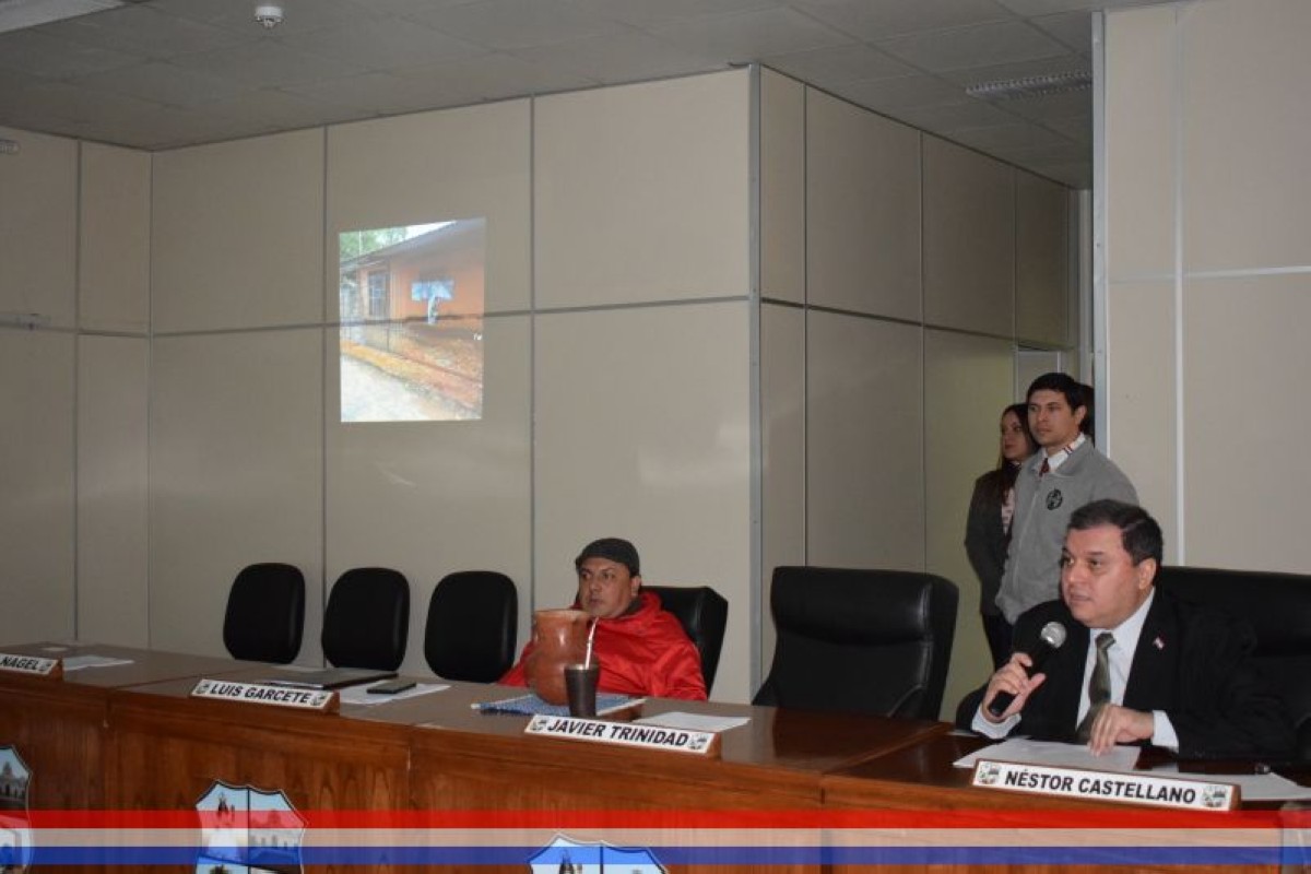Foto 1 de Modifican el Art. 17 de la Ordenanza "Por la que se reglamenta la construcción y uso de veredas dentro del distrito de Capiatá"