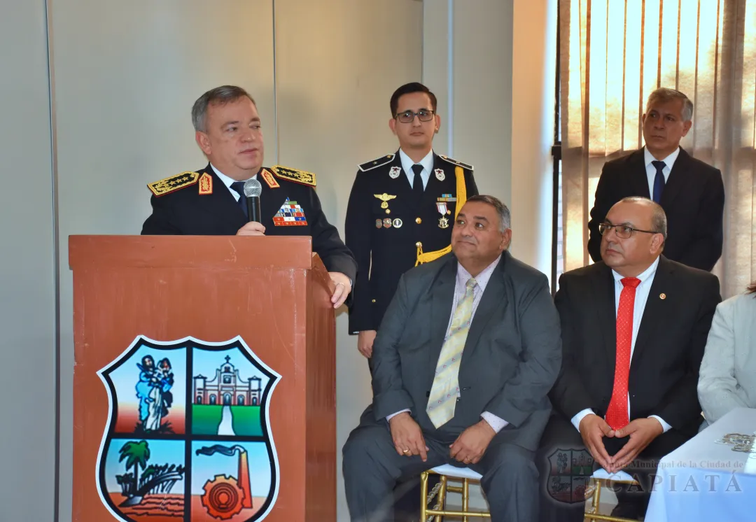 Foto 37 de Acto de reconocimiento como “Ciudadano Ilustre de Capiatá” al Comandante de la Policía Nacional, Crio. Gral. César Silguero Lobos