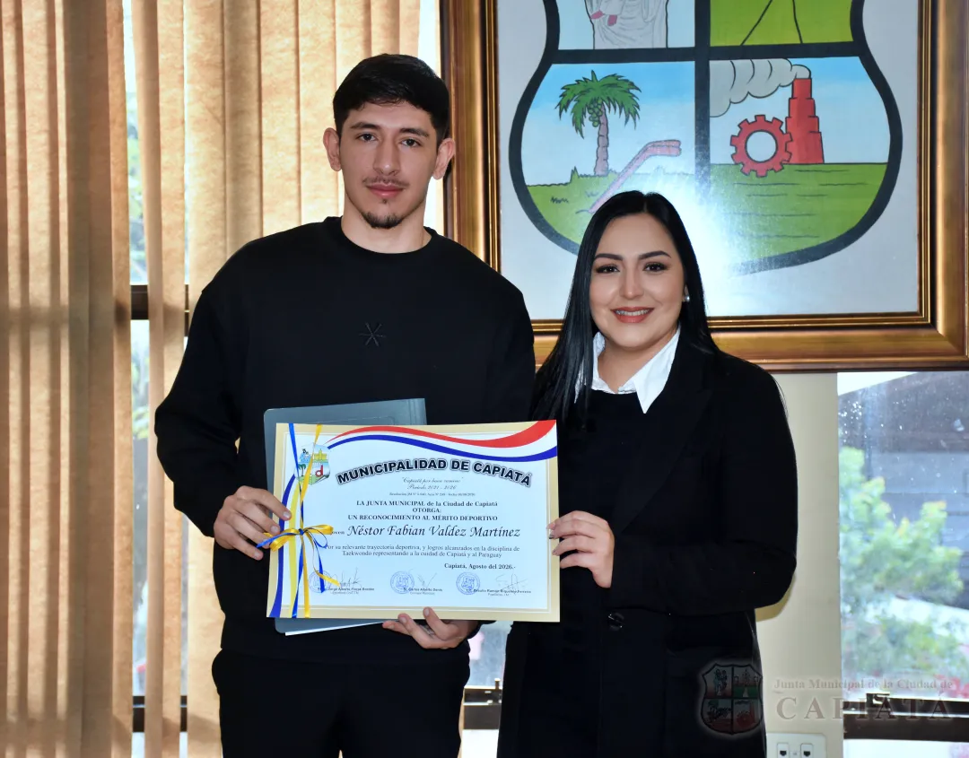 Foto 1 de El multicampeón de Taekwondo, Prof. Néstor Fabián Valdez Martínez, fue reconocido con el “Mérito Deportivo” por su destacada trayectoria