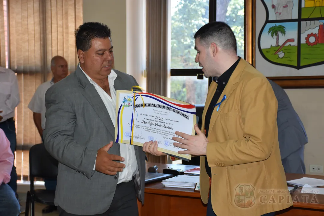 Foto 21 de Entrega de reconocimiento al Mérito a los destacados comunicadores sociales Felipe Darío Fernández y Luis Arce