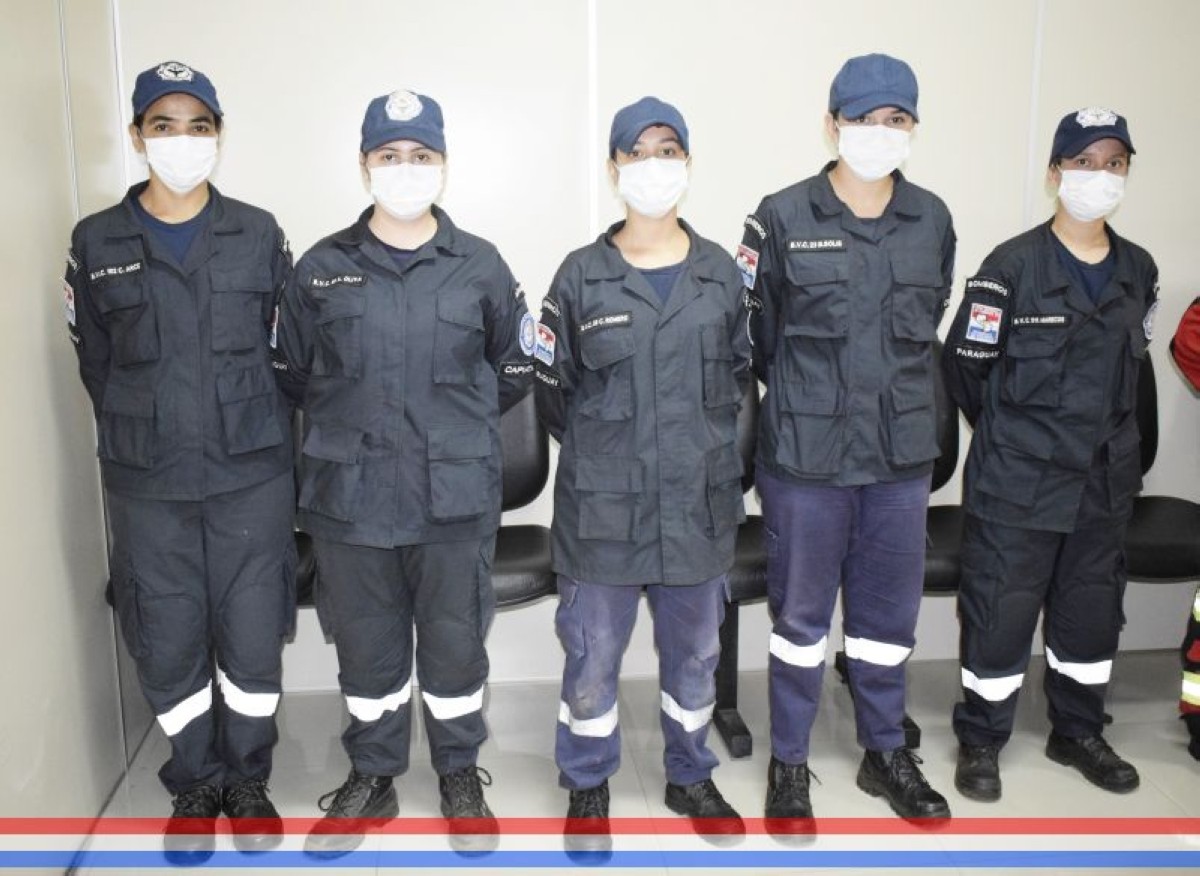 Foto 11 de Entrega de reconocimientos en Honor al Mérito a mujeres integrantes de cuerpos de bomberos voluntarios de nuestra ciudad