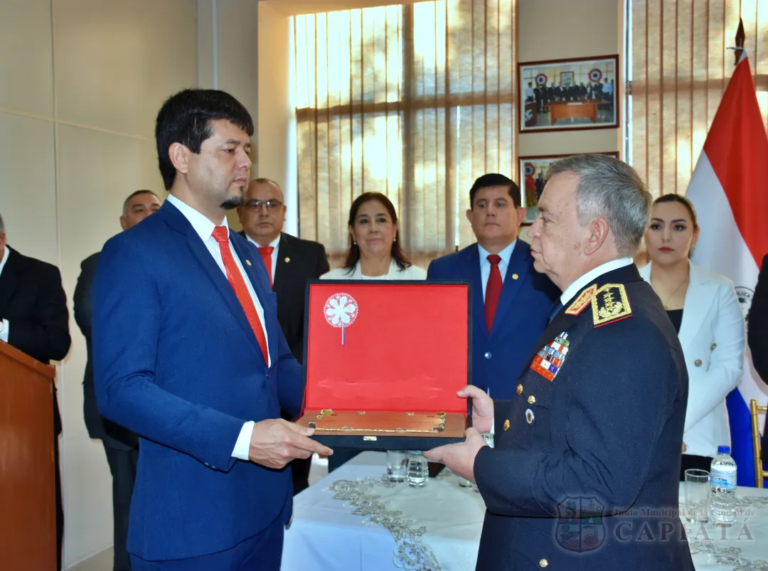 Foto 59 de Acto de reconocimiento como “Ciudadano Ilustre de Capiatá” al Comandante de la Policía Nacional, Crio. Gral. César Silguero Lobos