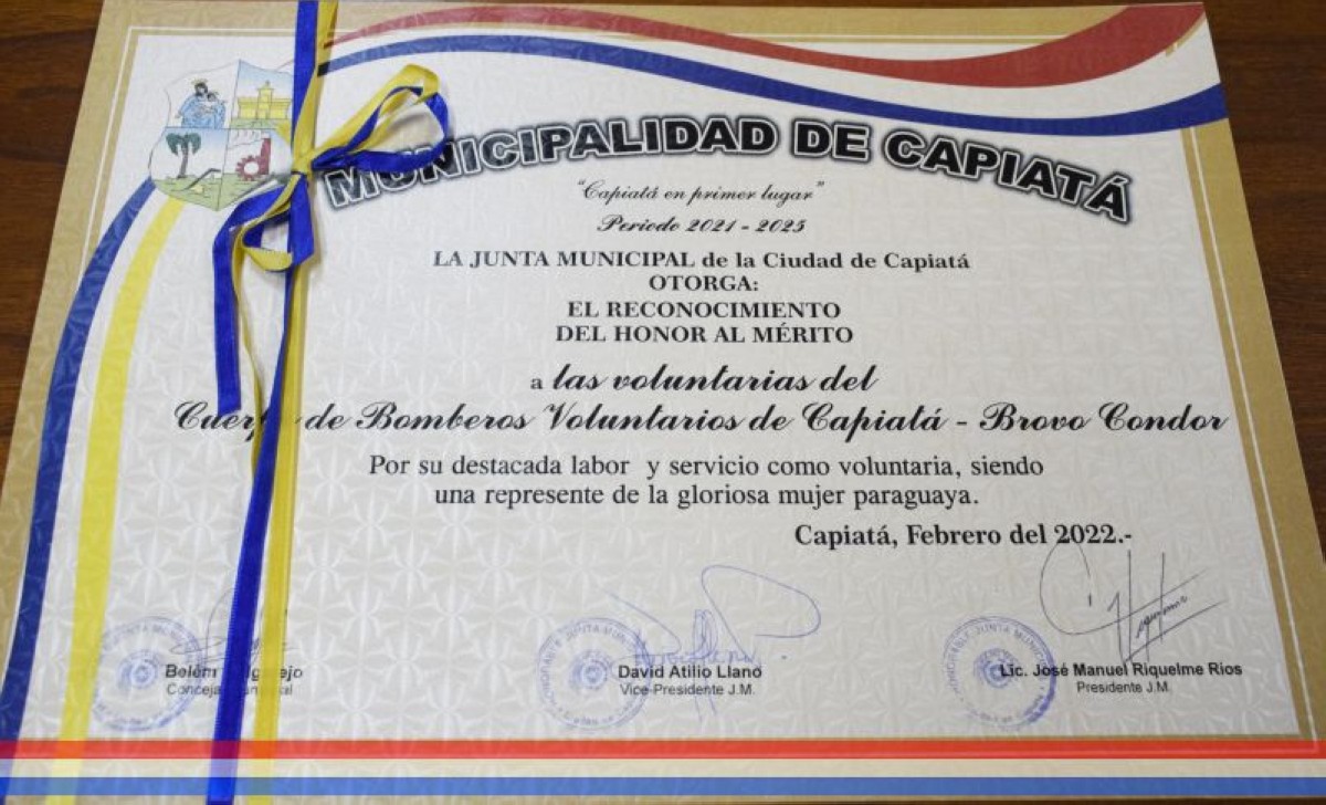 Foto 5 de Entrega de reconocimientos en Honor al Mérito a mujeres integrantes de cuerpos de bomberos voluntarios de nuestra ciudad