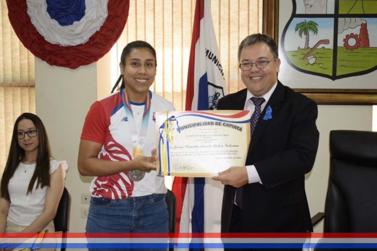 Foto 5 de Capiateñas destacadas en distintos ámbitos recibieron "Reconocimiento al Mérito"