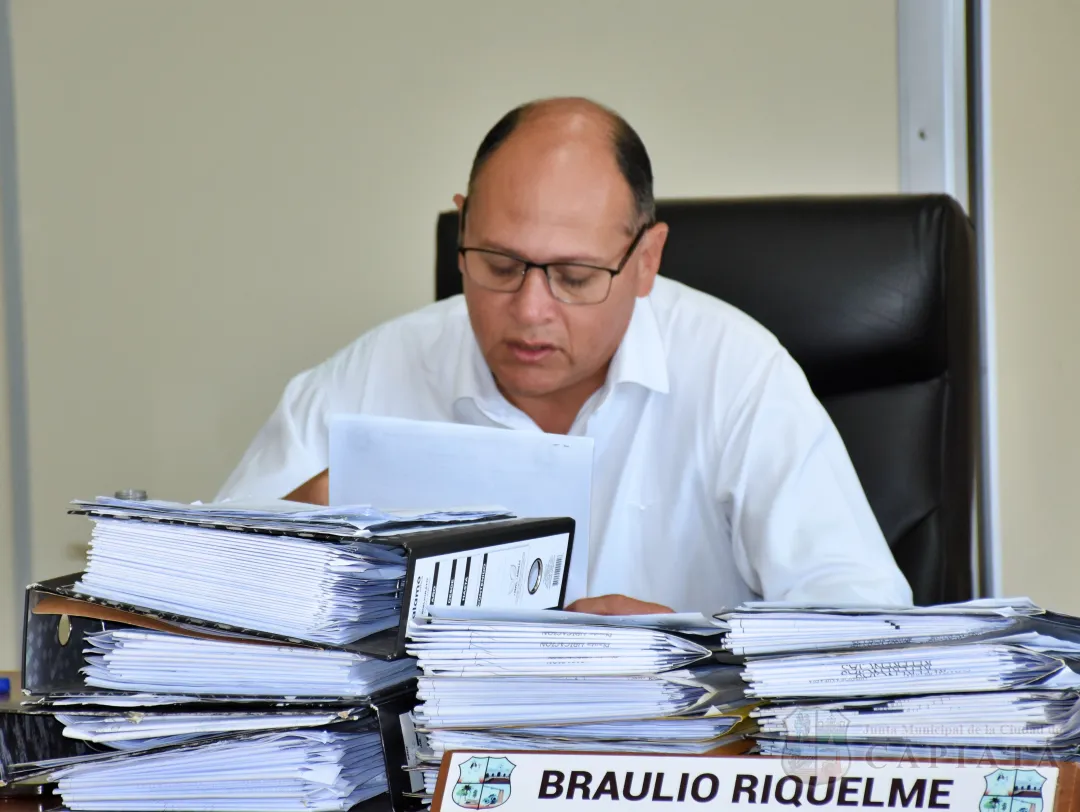 Foto 12 de SESION ORDINARIA DE LA JUNTA MUNICIPAL DE CAPIATA: Notas Recibidas y Expedientes Dictaminados