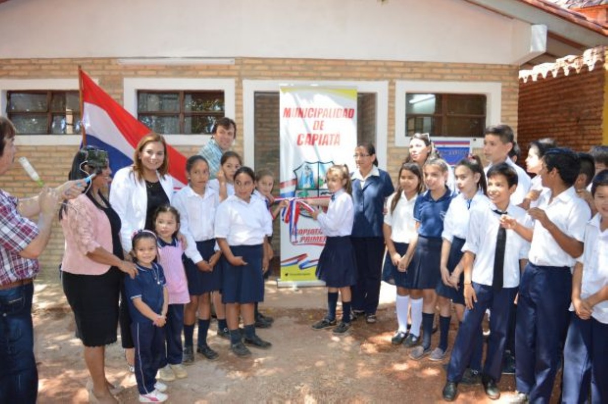 Foto 11 de Concejala Laura Gamarra de Talavera presente en actos inaugurales de nuevas aulas en escuelas
