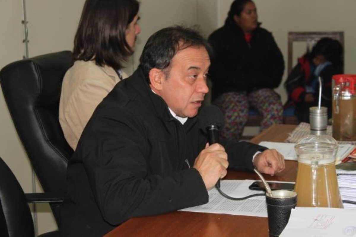 Foto 5 de Pobladoras de la Cía. 2ª Costa Salinas respaldan a la jefa del Puesto de Salud de la zona y a sus profesionales de blanco