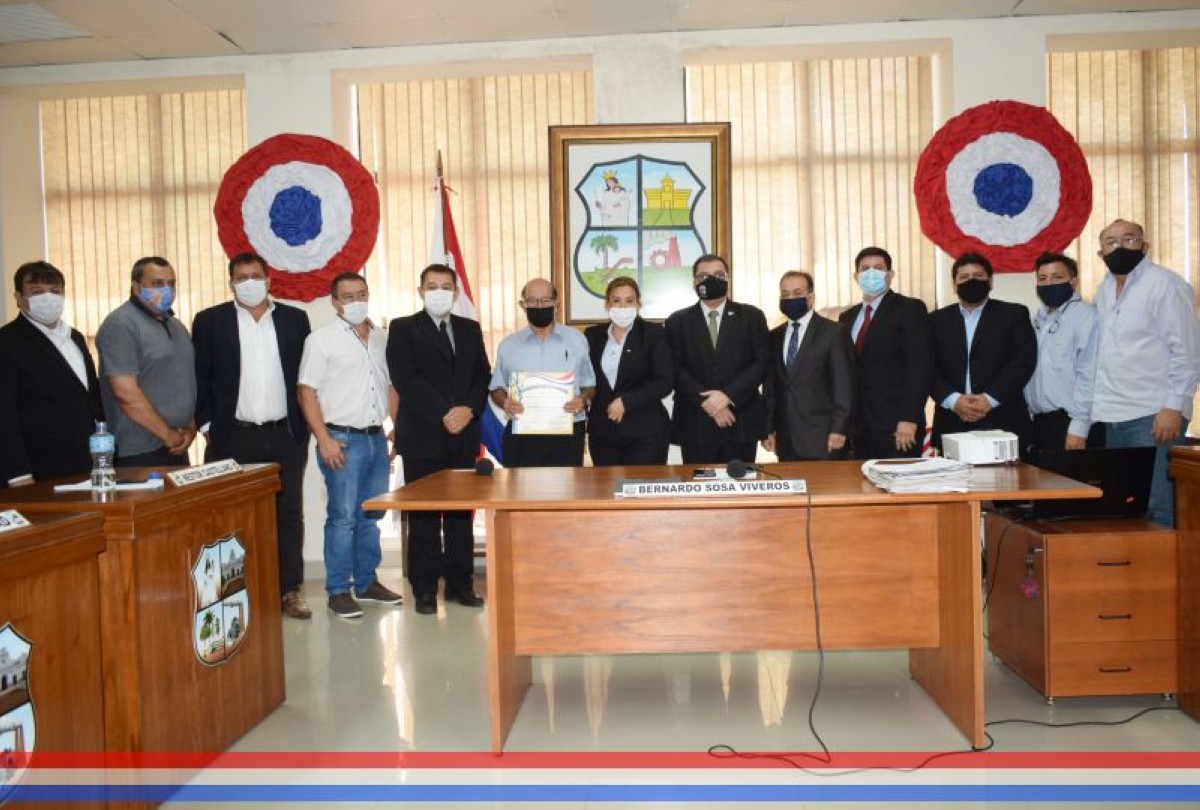 Foto 27 de El Prof. Esteban Antonio Romero Insfrán recibió el reconocimiento como Hijo Dilecto de la ciudad de Capiatá