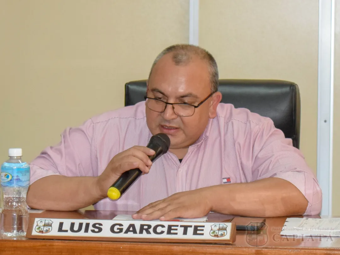 Foto 2 de Concejal Barreto reitera solicitud de retiro de lomadas del puente ubicado al costado de la cíclovía de ruta PY 02 para agilizar el tráfico vehicular