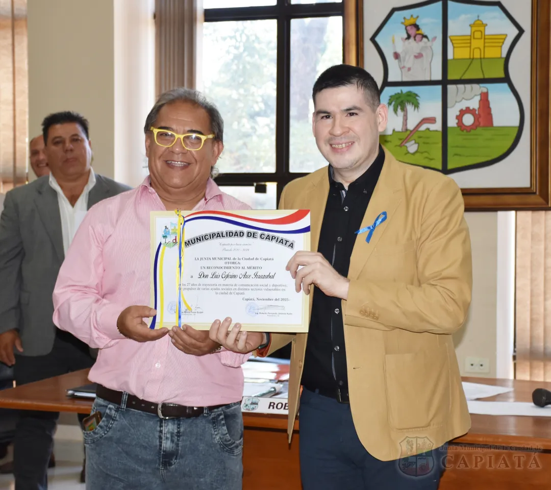 Foto 18 de Entrega de reconocimiento al Mérito a los destacados comunicadores sociales Felipe Darío Fernández y Luis Arce