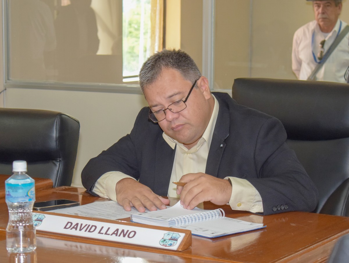 Foto 17 de SESION ORDINARIA DE LA JUNTA MUNICIPAL DE CAPIATA: Notas Recibidas, Nota Remitida y Expedientes Dictaminados