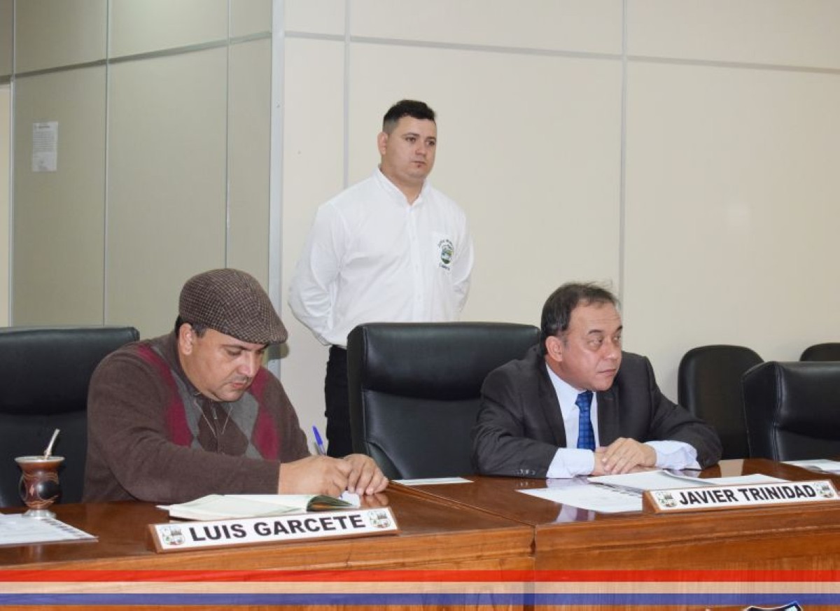 Foto 13 de SESION ORDINARIA DE LA JUNTA MUNICIPAL DE CAPIATA: Notas Recibidas, Nota Remitida y Expedientes Dictaminados
