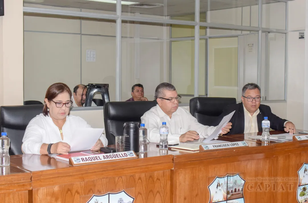 Foto 17 de SESION ORDINARIA DE LA JUNTA MUNICIPAL DE CAPIATA: Notas Recibidas, Nota Remitida y Expedientes Dictaminados