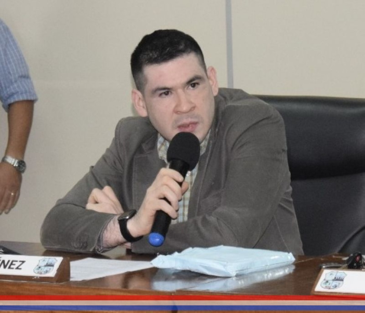 Foto 2 de Ediles solicitan arreglo de calles asfaltadas en diferentes puntos críticos de la ciudad