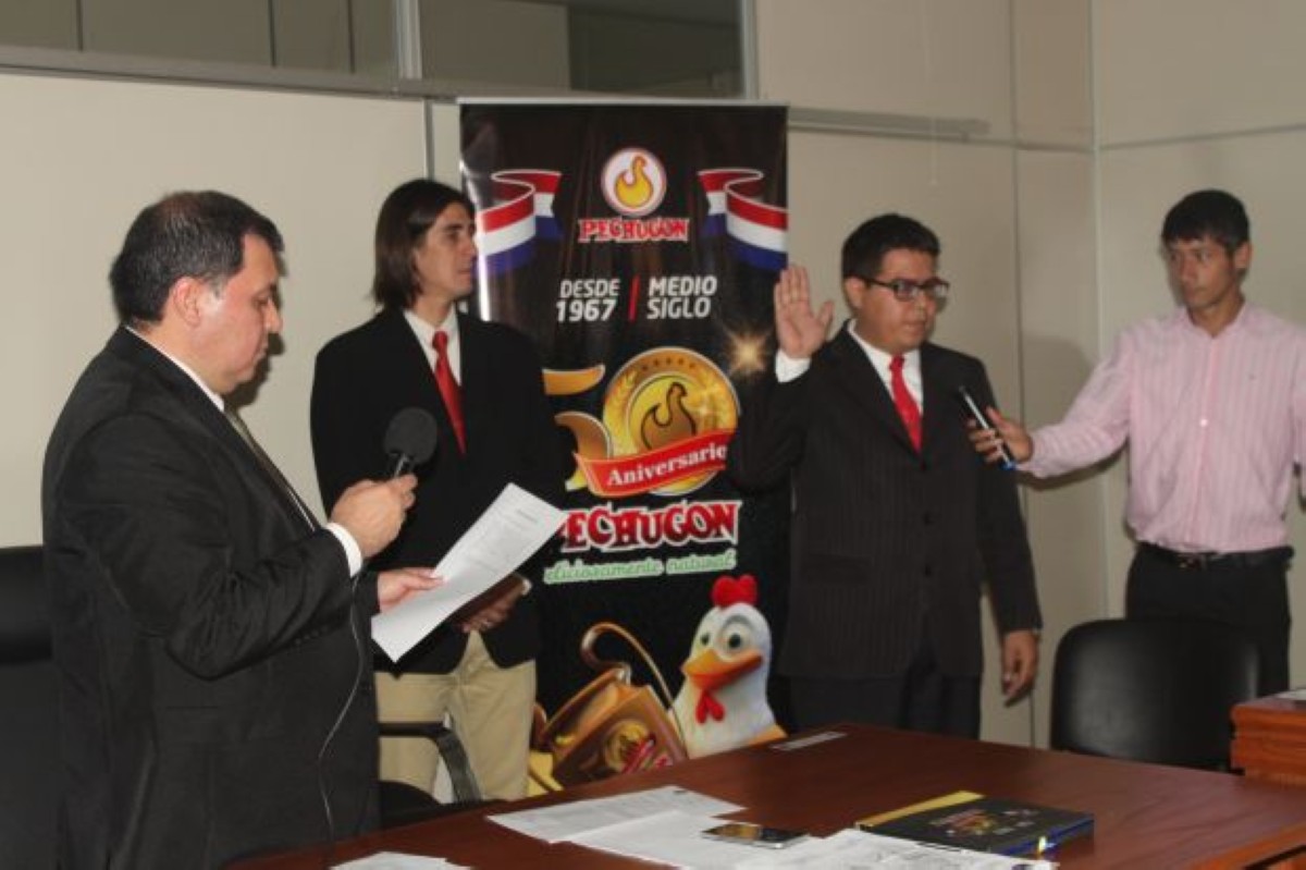 Foto 1 de El Abg. Pedro Hugo Lorenzo González Barrios juró como juez de Faltas ad hoc