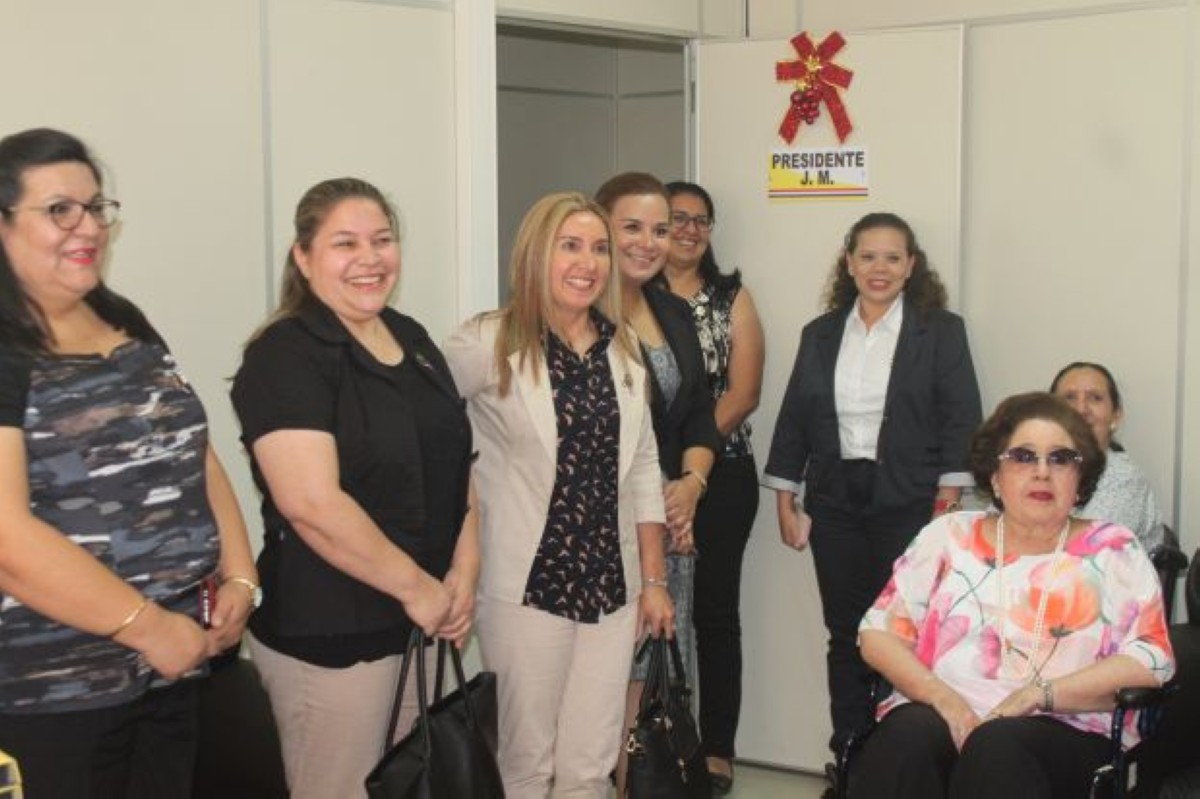 Foto 3 de Entrega de reconocimiento de Ciudadanía Ilustre a miembros de la familia Ceuppens – Talavera