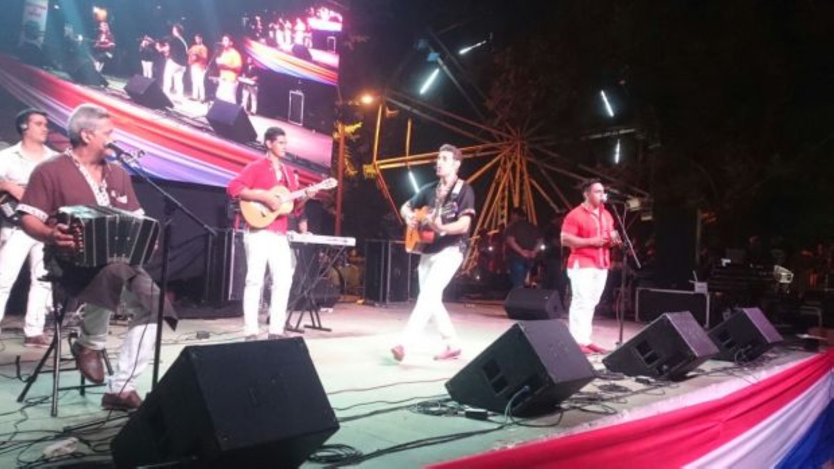 Foto 87 de ¡MAGNIFICA NOCHE CAPIATEÑA!