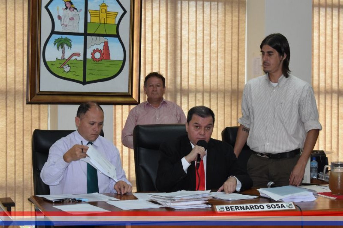 Foto 1 de Aprueban declaración de emergencia vial para el barrio Kennedy y construcciones de obras varias en la zona sur de nuestra ciudad