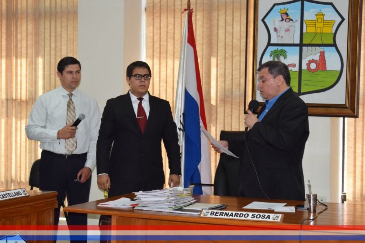 Foto 2 de Abg. Pedro Hugo Lorenzo González Barrios juró como Juez de Faltas Ad Hoc