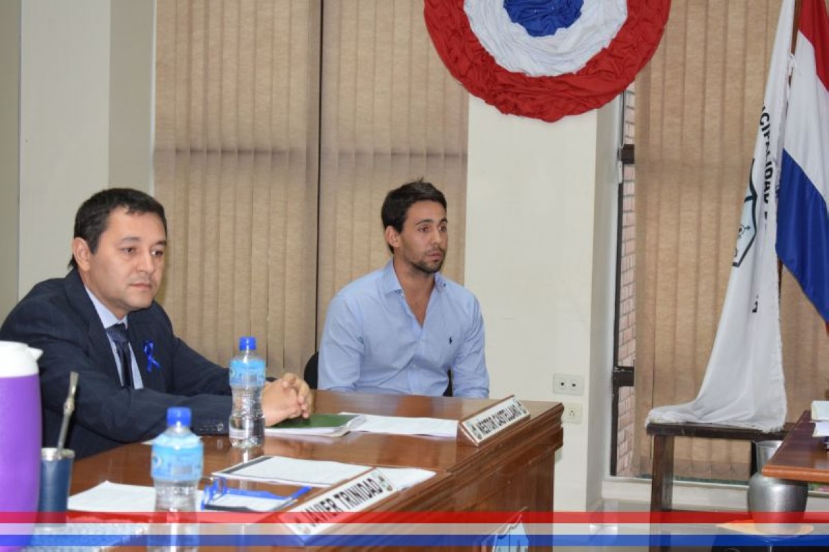 Foto 4 de Visita de representante de la empresa encargada de la construcción del segundo puente sobre el arroyo Capiatá en ruta II