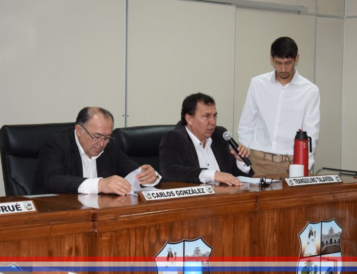 Foto 11 de SESION ORDINARIA DE LA JUNTA MUNICIPAL DE CAPIATA: Notas Recibidas, Nota Remitida y Expedientes Dictaminados